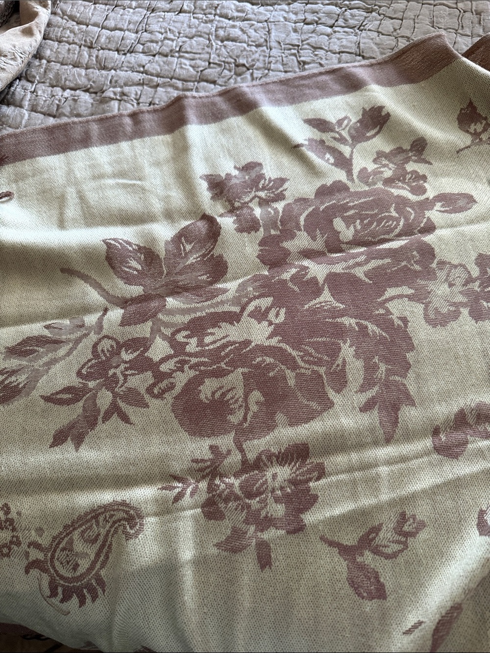 Shawl cashmere / silk 90% cashmere 10 % silk 76” by 26” large soft and beautiful - Picture 4 of 17